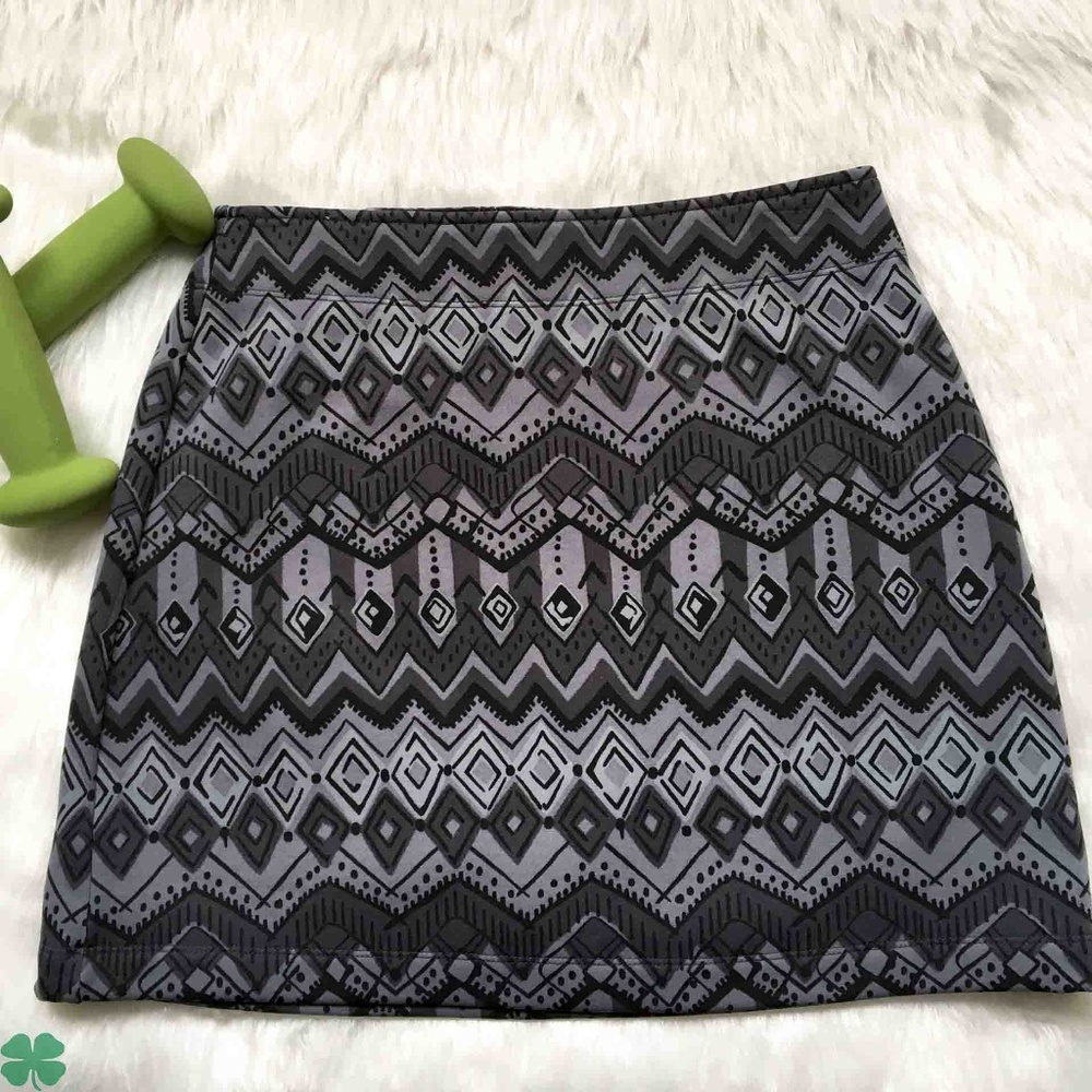 Athleta Stretch Tech Fleece Mini Skirt Size XS - Picture 3 of 10